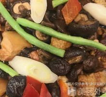 Braised Pork with Mushrooms