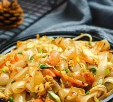 Stir-Fried Rice Noodles with High Heat