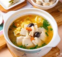 White Mussel Tofu Soup