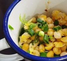 Soft Pea and Pork Sauce Noodles