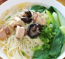 Clear Soup Chicken Noodles