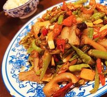 Pork Lips Stir-Fried with Green Pepper