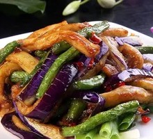 Eggplant with Green Peas