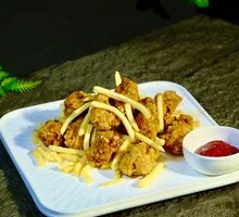 Chicken Wings with Fries