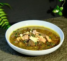 Green Pepper Blood Duck Hot Pot