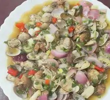 Garlic Steamed Clams