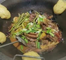 Stewed Goose in Iron Pot