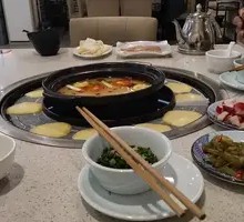 Sour and Spicy Soup Pot