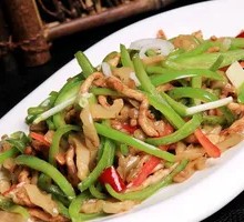 Green Pepper and Pork Stir-Fry