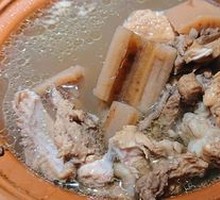 Braised Pork Rib with Lotus Root in Clay Pot