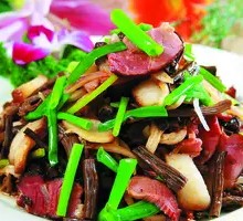 Dry Tea Mushroom Stir-Fried with Preserved Pork