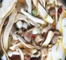 Pot-bottom Pork Ribs