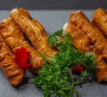 Pork Intestine Wrapped in Scallion