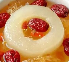 Braised Pear with Rock Sugar and Silver Ear Fungus