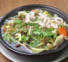 Pickled Vegetable and Pork Noodles