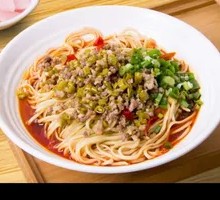 Old Jar Sichuan Pickled Cabbage and Green Bean Noodles