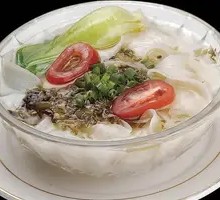 Sour Cabbage and Pork Noodles