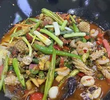 Stir-Fried Squid with Boss Pickled Chili