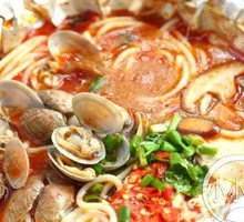 Spicy and Sour Clam Rice Noodles