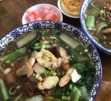 Songrong Pork and Noodles