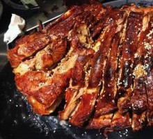 Charcoal-Grilled Lamb Leg