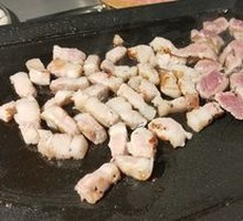 Meat-loaded Dish