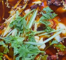 Black Tofu Flower with White Crucian Carp