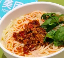 Pea and Meat Sauce Rice Noodles