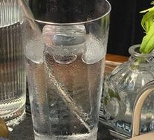 Golden Gin Tonic