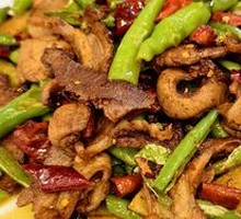 Stir-Fried Lamb with Spicy Sauce