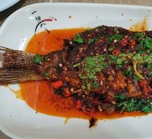 Sautéed Crucian Carp on Iron Plate