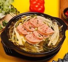 Sour Cabbage with Luncheon Meat Rice Noodles