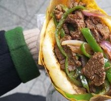 Cumin Stir-Fried Beef in Flatbread