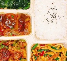 Three Meat Dishes and Two Vegetable Dishes (Starch Box)