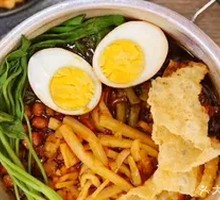 Spicy Egg and Snail Noodles