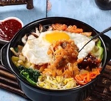 Cheese Beef Stone Pot Rice Bowl