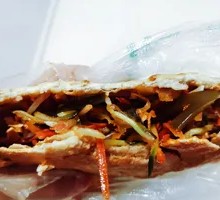 锅盔夹三丝