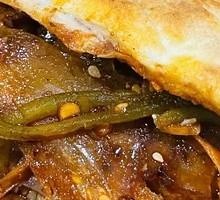 Huakui with Braised Pork