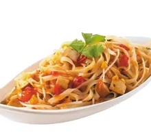 Stir-fried Rice Noodles with Egg and Shredded Pork