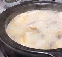 Bamboo Mushroom Pig's Trotter Chicken Stew