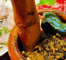 Hand-Mashed Burned Pepper Egg Dumplings