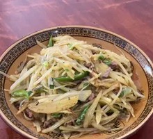 Crispy Potato Shreds with Pork