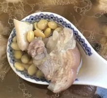Braised Pork Trotter in Clear Soup