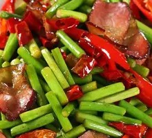 Stir-fried腊肉 with Garlic Shoots