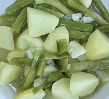 Stir-Fried String Beans with Potatoes