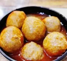 Sour Snail Pot with Beef Balls