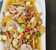 Slippery Mushroom with Pork Slices