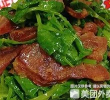 Pea Shoots Stir-Fried with Sausage