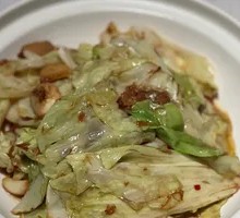Sauce-Braised Cabbage