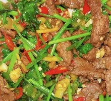 Stir-Fried Beef with Yellow Onion